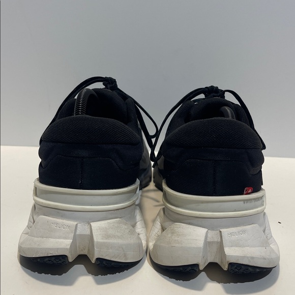 On Running Cloudflyer 5 Men’s Size 11 Black White Running Comfort Sneakers - Picture 8 of 12